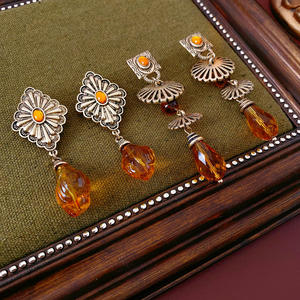 Pendientes de Plata de Aleación Vintage con Flor de Ámbar y Aguja, Estilo Corte, Diseño de Moda, Joyería para Mujer WE1007 - Product Image 1