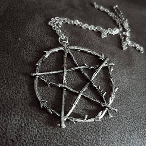 Collana con Ciondolo Vintage a Forma di Pentagramma con Impronta di Lucifero, Gioiello Hip Hop Punk per Uomo e Donna - Product Image 1