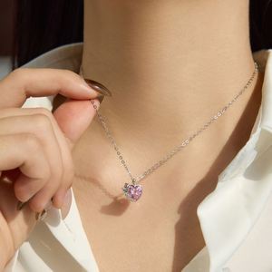 Collier pendentif cœur tulipe en argent 925 plaqué or rose rhodié avec zircone 5A, design élégant Dylam pour femmes - Product Image 5