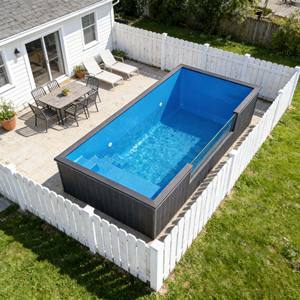 Grande piscine extérieure avec coque en fibre de verre et configuration de jets d'eau personnalisable - Product Image 6