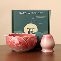 Bol à matcha sculpté à la main avec motif de lotus, bec verseur, Chawan traditionnel japonais, Chasen en bambou