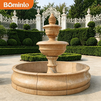 Grande fontaine d'eau extérieure en marbre beige à 3 niveaux, sculpture de jardin classique sculptée à la main pour la décoration de la cour d'hôtel ou de la propriété