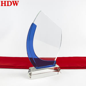 Commercio all'ingrosso di alta qualità k9 in bianco Di Cristallo trofeo in vetro su misura Individuale Nome Inciso blu di cristallo trofeo award per il Regalo Souvenir - Product Image 2