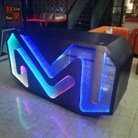 Portable Auto Running RVB Couleur LED Infinity DJ Booth Metal DJ Table