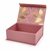 Boîte cadeau en carton magnétique en papier laminé noir recyclé avec logo personnalisé, revêtement UV, pour vêtements et chaussures, vente en gros