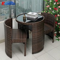 Ensemble de table basse en rotin pour balcon Ensemble de table et chaises en verre rond pour patio extérieur et peu encombrant Ensemble de meubles de jardin 3 pièces