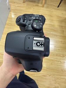 Appareil photo reflex numérique Canon EOS 850D d'occasion, boîtier seul, 24,1 MP, capteur APS-C, écran tactile multi-angle, autofocus 45 points, pour photos et vidéos - Product Image 4