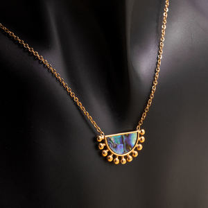 Exquisito collar bohemio de acero inoxidable de diseño sencillo con incrustaciones de concha semicircular, accesorios de perla para mujer para regalos - Product Image 6