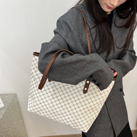 Sac fourre-tout simple et tendance pour femme 2026, en cuir PU, à bandoulière unique, avec fermeture éclair, doublure en polyester, idéal pour l'été