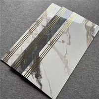 Carreaux d'escalier en porcelaine monobloc antidérapants à bords arrondis, finition filigrane dorée, pour salons de luxe et hôtels