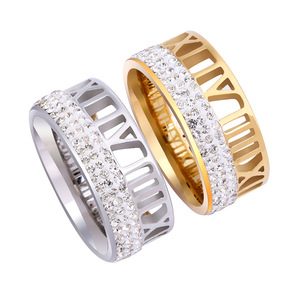 Bague en acier inoxydable plaqué or PVD avec design ajouré et strass pavés |   Cœur, Infini, Chiffres romains, Trèfle à quatre feuilles - Product Image 1