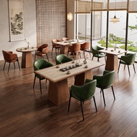 Table en bois massif de style minimaliste avec chaises rembourrées pour restaurant occidental et salon de thé, sièges confortables