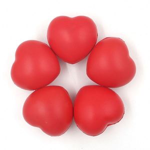 Ballon anti-stress en mousse PU en forme de cœur de 4 cm avec logo personnalisé - Ballon rouge en forme de cœur pour la rééducation/entraînement de la préhension - Product Image 4