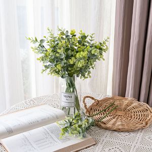 Branche d'eucalyptus artificielle CallaFloral, plastique vert, décoration intérieure, tige unique PJ1138 - Product Image 1