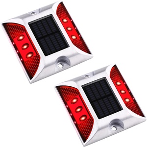 Borne de signalisation routière solaire IP68 étanche en aluminium à LED, résistante aux hautes températures, pour la sécurité routière sur autoroute, marché saoudien - Product Image 1