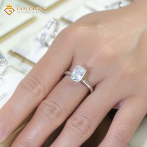 Anillo personalizado de moissanita con corte ovalado de 1-5 quilates, D VVS1, con certificado Goldleaf GRA, en plata de ley 925, para boda y compromiso. - Product Image 2