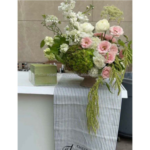 Centres de table suspendus en soie rose, blanc, vert, rose, hydrangea, et lys artificiels pour la décoration de table de mariage - Product Image 4