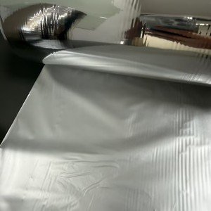 Film composite imprimé en PE métallisé MPET de qualité alimentaire, surface brillante, isolation thermique par laminage - Product Image 6
