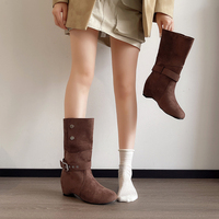 Bottes mi-mollet souples pour femmes, talon compensé dissimulé, en daim, avec bride à boucle et détails à œillets, style western, 2 couleurs