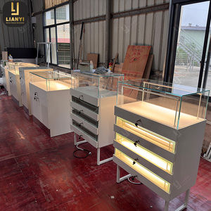 Niche <b>Wall</b> Mounted Ultraclear Low Iron Laminated Glass <b>Display</b> <b>Cabinets</b> for Retail Store and Showroom <b>Displays</b> - Product Image 6