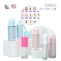 Tube de brillant à lèvres OEM/ODM avec bouchon à vis, porte-clés et chaîne de suspension, couleur et logo personnalisés, en matériau PETG