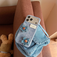 Coque de téléphone en jean avec deux belles fleurs pour iPhone 18 Pro Max et série 17 – Étui de protection mince anti-chute