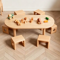 Petit tabouret carré en bois massif empilable pour enfants, finition naturelle, mobilier de haute qualité pour chambre d'enfant et salle de jeux
