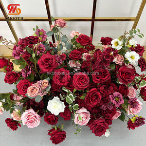 SMOOTH Camino de Mesa de Flores Artificiales Rosadas y Rojas Hechas a Mano para Decoración de Bodas y Eventos - Product Image 4