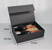 La grande boîte-cadeau noire et la boîte-cadeau de luxe à couvercle magnétique sont recommandées pour inclure un emballage-cadeau d'anniversaire rempli de cartes