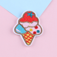 Conception la plus vendue Logo de dessin animé personnalisé bordure brodée fer sur/coudre sur patch de broderie pour vêtements