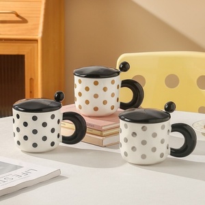 Taza de cerámica con puntos geométricos, taza de <span class=keywords><strong>desayuno</strong></span>, taza de agua de cerámica de 400 <span class=keywords><strong>ml</strong></span>, caja de regalo, regalo de acompañamiento, Taza de cerámica con cuchara - Product Image 1