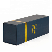 Boîte cadeau de vin pliable en forme de bouteille de vin en papier noir mat de luxe fermeture magnétique avec insert