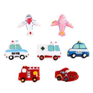Breloques en résine pour voiture Bus scolaire <span class=keywords><strong>Avion</strong></span> Ambulance Police Car Diy Decoration for Phone Case Hair Clip - Product Image 1