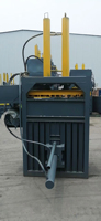 Bouteilles en PET/ferraille de coton/boîtes en aluminium/carton/presse à foin presse à balles hydraulique verticale Machine à emballer le plastique 300kg