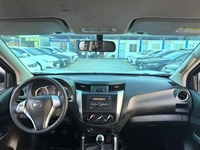 Надежный и долговечный пикап Nissan Navara 2021 года, 2.5 л, бензин, 4WD, механическая коробка передач, левый руль, двойная кабина, с кондиционером, для африканского рынка