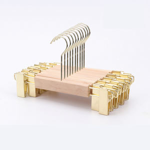 Cintre en bois couleur bois naturel sans laque, cintre en bois massif de haute qualité, cintre en bois pour <span class=keywords><strong>magasin</strong></span> de vêtements pour hommes et femmes, cintre en bois personnalisé LOLG - Product Image 3