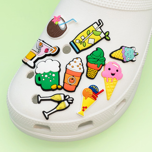 Decorazioni per scarpe in PVC 2D a tema bevande estive, birra e cocktail, all'ingrosso, per sandali con fori e zoccoli da giardino - Product Image 4