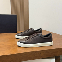 Sneakers pour hommes en cuir grainé de luxe de style designer de haute qualité, avec broderie simple, légères, antidérapantes et respirantes