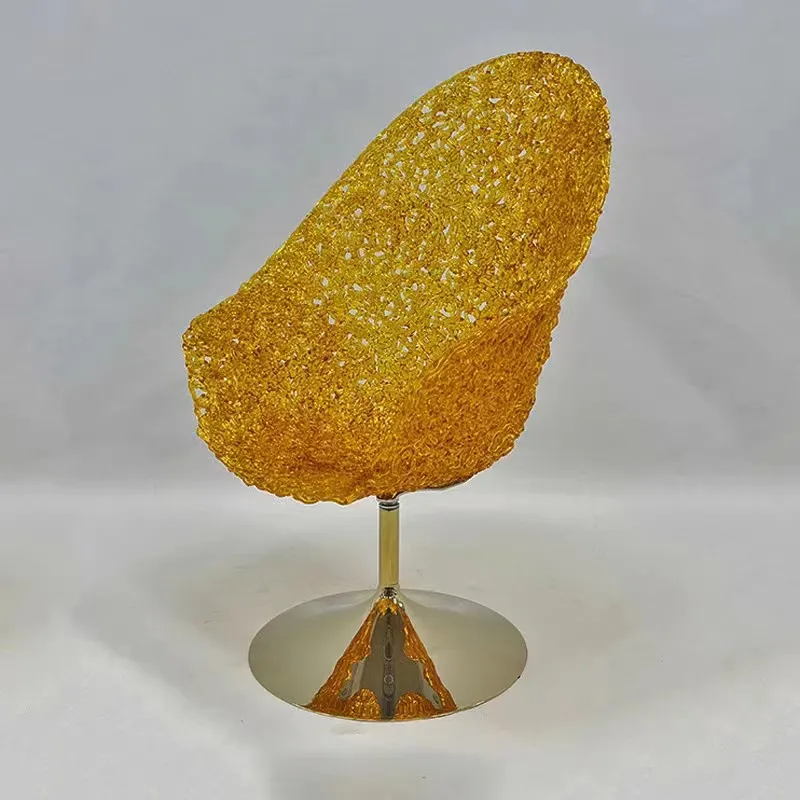 เก้าอี้พลาสติกโพลีคาร์บอเนตแบบหมุนได้เก้าอี้ไข่ดีไซน์สุดสร้างสรรค์สีเหลืองหรูหราทำจากพลาสติก