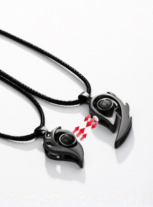 Go Party <span class=keywords><strong>HOT</strong></span> i-love-You 100 langue <span class=keywords><strong>Couple</strong></span> collier titane en acier en forme de cœur Attraction magnétique <span class=keywords><strong>Couple</strong></span> colliers assortis - Product Image 5