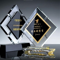 Trophée carré en verre de cristal ADL avec base noire de haute qualité avec logo personnalisé et prix en gros