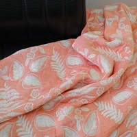Reine Taille Feuilles Rouges À Motifs Floraux Mince Cellulaire Coton Lavable Jeter Couverture Fibre Naturelle Standard Double Lit Tissé