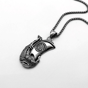 Colgante Luna Estilo Punk, Collar con Colgante de Dragón y Luna Creciente de Acero de Titanio para Hombres y Mujeres, Uso Diario, Venta al por Mayor - Product Image 3