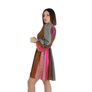 Robe marron pour femme avec ceinture et design color block pour un usage décontracté - Product Image 2