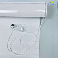 Stores à enroulement Shangri-La filtrant la lumière pour stores à enroulement avec insert en tissu intégré