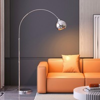 Lampadaire LED de luxe nordique moderne à double tête ajustable E27 avec interrupteur de commande pour le salon, la chambre à coucher ou les hôtels