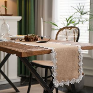 Drapeau de table tissé de style américain moderne Décoration de fête en jute naturelle Rime brodée en dentelle pour salle à manger Serviette de couverture de couloir - Product Image 1