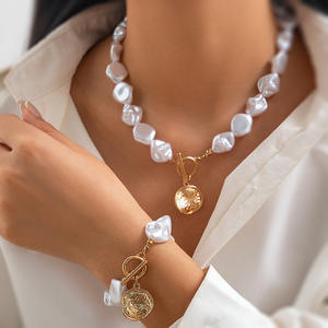 Hot European American Hip-hop <strong>Pearl</strong> Beaded Bamboo Clavicle <strong>Necklace</strong> Women's Sporty Otter Buckle Love <strong>Pendant</strong> <strong>Necklace</strong> for Women - Product Image 2