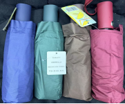 Ombrellone da Spiaggia Compatto Pieghevole Portatile Protezione Solare per Esterni Accessorio da Viaggio Campeggio Escursionismo Disponibile in 4 Colori - Product Image 3