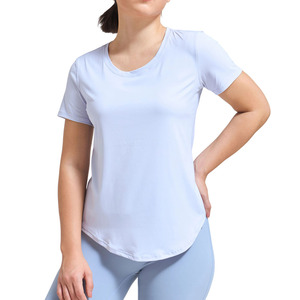 Camiseta deportiva personalizada para mujer, de secado rápido, manga corta, para verano, entrenamiento, correr, ejercicio, gimnasio. - Product Image 1